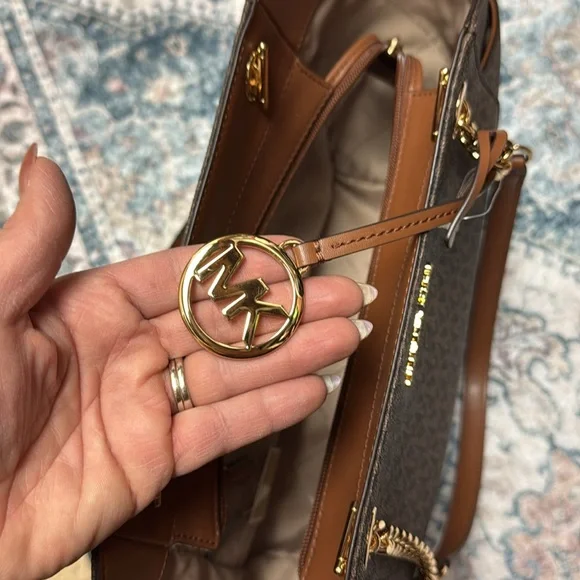 michael kors medium brown logo purse - Picture 3 of 4